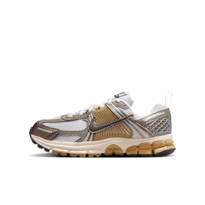 シューズ・サンダルその他 Nike Vomero 5 Junior Shoes HF6998-102 Nike Vomero 5 Big Kids' Shoes. Nike.com